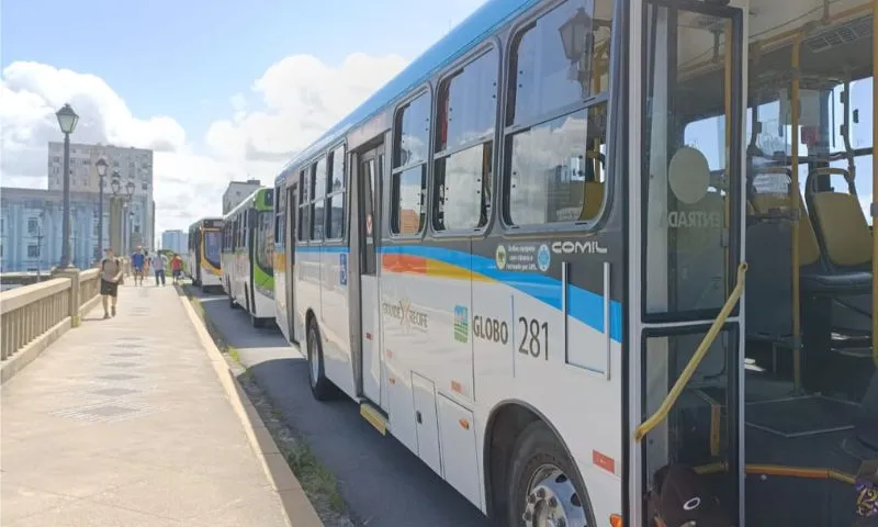 Imagem ilustrativa da imagem Sindicato dos Rodoviários fecha ruas e protesta contra proposta dos empresários