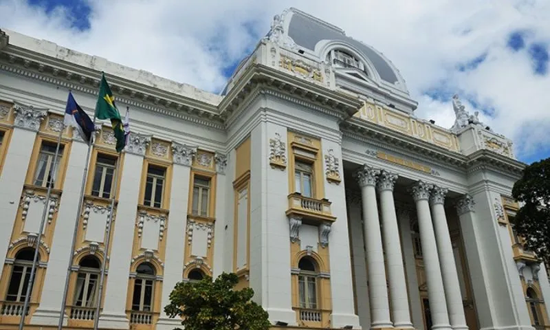 Imagem ilustrativa da imagem TJPE abre concurso para 30 vagas de juiz substituto: inscrições a partir do dia 26