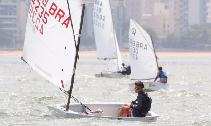 Imagem ilustrativa da imagem Taça Cidade de Vitória de Vela com talento no mar