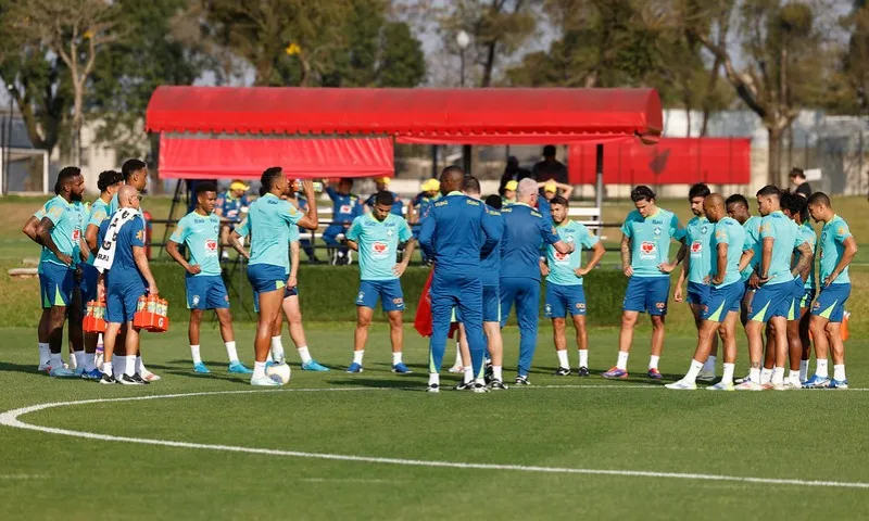 Imagem ilustrativa da imagem Trio suspeito de espionar treino da seleção brasileira em Curitiba é detido pela PM