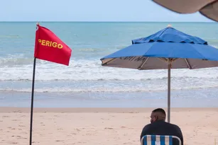 Imagem ilustrativa da imagem Feriado terá praias com marés muito elevadas, entenda e não corra riscos