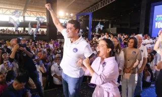 Imagem ilustrativa da imagem Protestos à parte, PSDB celebra união em Caruaru e confirma candidatura de Rodrigo