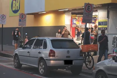 Imagem ilustrativa da imagem 2.828 motoristas multados por estacionar em vagas de idosos