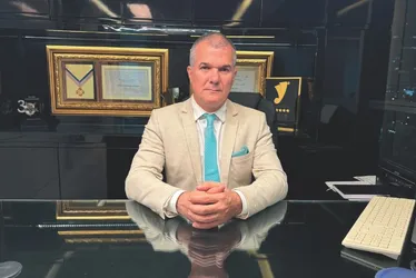 Imagem ilustrativa da imagem Ação de golpistas: família de médico faz apelo após prejuízo milionário