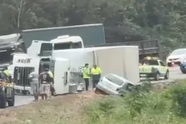 Imagem ilustrativa da imagem Acidente deixa cinco pessoas feridas na BR-101