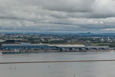 Imagem ilustrativa da imagem Aeroporto de Porto Alegre retoma voos na segunda-feira após 5 meses sem operação