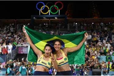 Imagem ilustrativa da imagem Ana Patrícia e Duda conquistam ouro no vôlei de praia em Paris