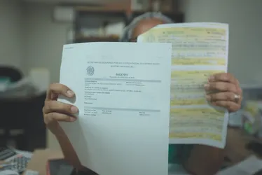 Imagem ilustrativa da imagem Aposentada cai em golpe do amor e perde R$ 444 mil