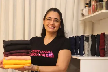 Imagem ilustrativa da imagem Aprenda a dobrar roupas para organizar o armário