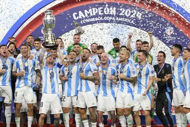 Imagem ilustrativa da imagem Argentina vence Colômbia com gol na prorrogação e conquista a Copa América