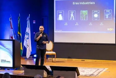 Imagem ilustrativa da imagem “Aula não pode ser baseada só com o que está nos livros”, diz especialista