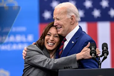 Imagem ilustrativa da imagem Kamala Harris formaliza disputa para concorrer presidência no lugar de Joe Biden