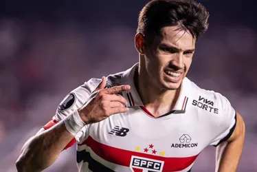 Imagem ilustrativa da imagem Bobadilla sofre lesão na panturrilha e pode desfalcar o São Paulo na Copa do Brasil