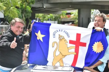 Imagem ilustrativa da imagem Bolsonaro participa de carreata para reforçar campanha de Gilson Machado no Recife