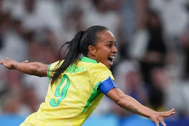 Imagem ilustrativa da imagem Brasil faz 4 a 2 na Espanha e terá Marta em final olímpica após 16 anos