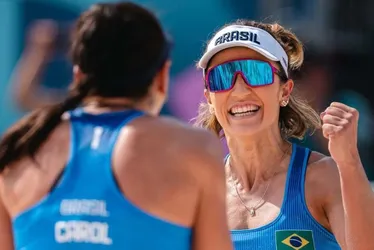 Imagem ilustrativa da imagem Brasileiras vencem segunda no vôlei de praia em 'calor de derreter'
