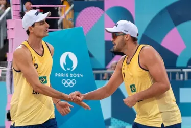 Imagem ilustrativa da imagem Capixaba André e George largam com vitória sobre dupla marroquina no vôlei de praia