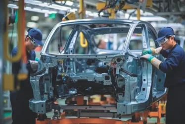 Imagem ilustrativa da imagem Carros elétricos devem ficar mais acessíveis