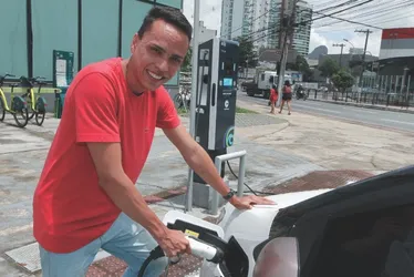 Imagem ilustrativa da imagem Carros elétricos devem ficar mais acessíveis