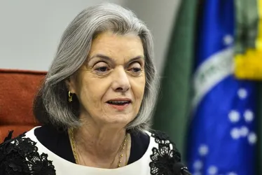 Imagem ilustrativa da imagem Cármen Lúcia lamenta falta de mulheres entre eleitos nas capitais: 'Desvalor'