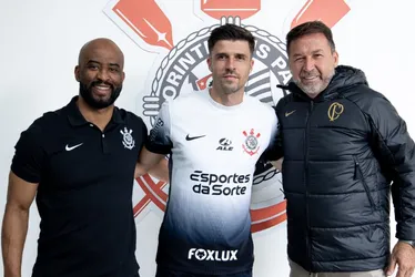 Imagem ilustrativa da imagem Corinthians anuncia contratação do atacante Héctor Hernández até dezembro de 2026
