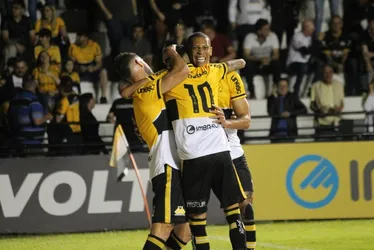 Imagem ilustrativa da imagem Criciúma se reabilita diante do Red Bull Bragantino em jogo atrasado do Brasileirão