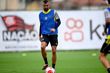 Imagem ilustrativa da imagem Dorival Júnior convoca Fabrício Bruno para a vaga de Éder Militão