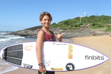 Imagem ilustrativa da imagem Surfista Eric Grattz sobe ao pódio em Linhares