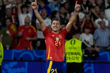 Imagem ilustrativa da imagem Espanha derrota a Inglaterra na final e conquista o seu quarto título da Eurocopa