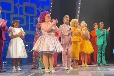 Imagem ilustrativa da imagem Espetáculo teatral de netos de Silvio Santos presta homenagem ao apresentador. Veja