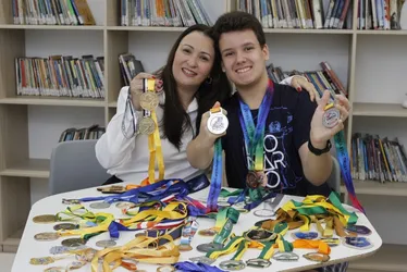 Imagem ilustrativa da imagem Estudante tem 80 premiações em olimpíadas científicas