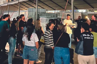 Imagem ilustrativa da imagem Feira vai ter produtos com até 80% de desconto em Jardim Camburi
