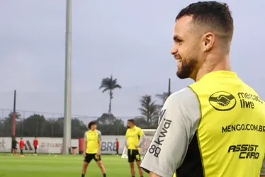 Imagem ilustrativa da imagem Michael treina e deve ser relacionado no Flamengo; time terá novidades