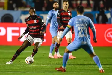 Imagem ilustrativa da imagem Flamengo perde na altitude, mas está nas quartas da Libertadores e encara o Penãrol