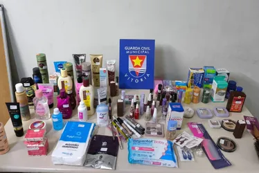 Imagem ilustrativa da imagem Funcionária de farmácia é detida após tentar furtar quase 100 produtos em Vitória