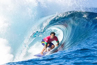 Imagem ilustrativa da imagem Medina repete Olimpíadas, pede 10 após "tubo" e segue vivo em etapa de Fiji da WSL