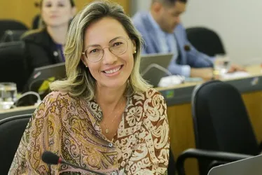 Imagem ilustrativa da imagem Governo de Pernambuco tem nova Secretária de Criança e Juventude: sai PDT, entra PV