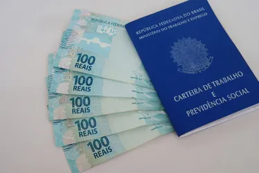 Imagem ilustrativa da imagem Governo quer mudar abono e seguro-desemprego