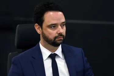 Imagem ilustrativa da imagem Governo revela as mudanças em estudo para abono salarial e FGTS