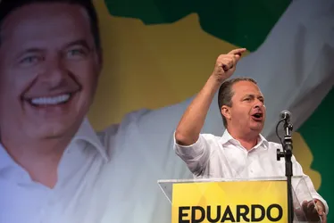 Imagem ilustrativa da imagem Há 10 anos Brasil perdia Eduardo Campos em meio à campanha para a presidência
