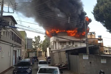 Imagem ilustrativa da imagem Incêndio atinge gráfica em Vitória