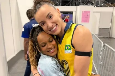 Imagem ilustrativa da imagem 'Levo na zoeira', diz Rebeca Andrade sobre torcida por namoro com Gabi Guimarães