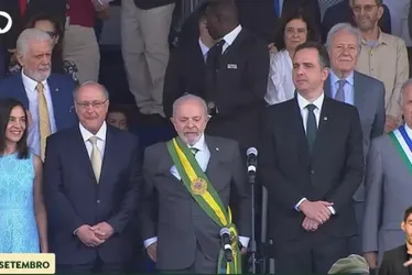 Imagem ilustrativa da imagem Lula participa do desfile de 7 de Setembro com presença de Moraes