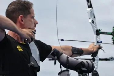 Imagem ilustrativa da imagem Marcus D'Almeida avança em 17º no tiro com arco e Ana Luiza bate recorde pessoal