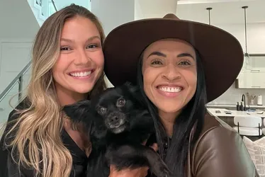 Imagem ilustrativa da imagem Marta anuncia noivado com Carrie Lawrence, lateral-direita do Orlando Pride
