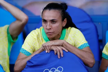 Imagem ilustrativa da imagem Marta indica estar fora da Copa e desabafa: 'Não devemos nada'