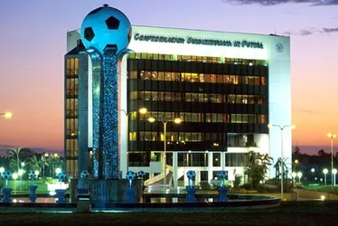 Imagem ilustrativa da imagem Médico da Conmebol não vê erro em protocolo de atendimento a Izquierdo