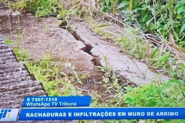 Imagem ilustrativa da imagem Moradores da Rua Piauí em Camaragibe alertam para problemas em muro de arrimo