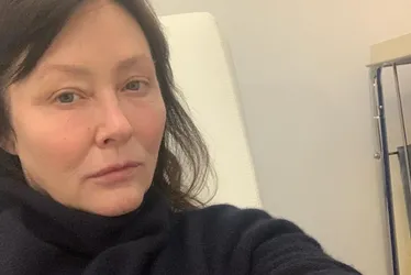 Imagem ilustrativa da imagem Morre Shannen Doherty, atriz da série 'Barrados no Baile', aos 53 anos