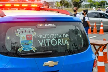 Imagem ilustrativa da imagem Motorista proibido de dirigir é preso após abordagem em Vitória